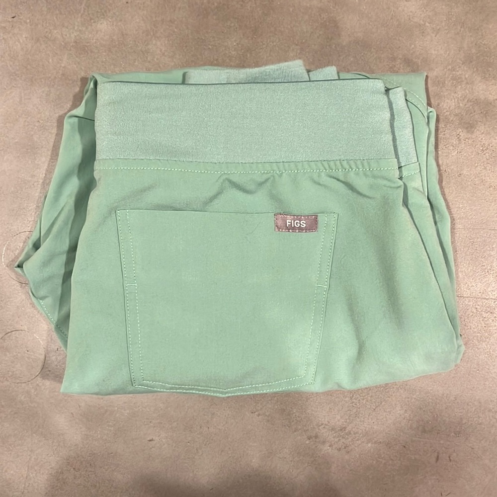 Figs | Jade Zamora jogger